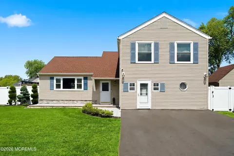 1038 Hazelwood Rd, Toms River, NJ 08753