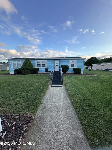 604 Jerome Pl, Freehold, NJ 07728