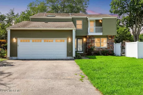 73 Theresa Ct, Toms River, NJ 08753