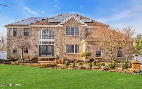 1573 Country Club Ln, Toms River, NJ 08753
