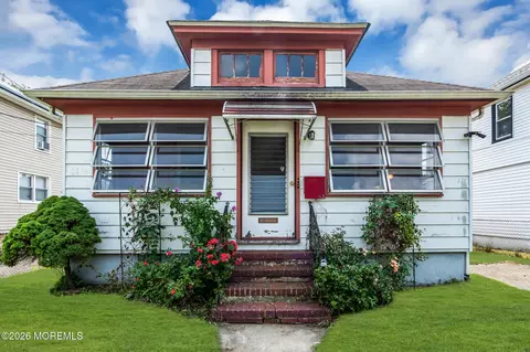 43 E Sunset Ave, Red Bank, NJ 07701