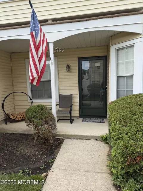 30 Mill Run W #241, Hightstown, NJ 08520