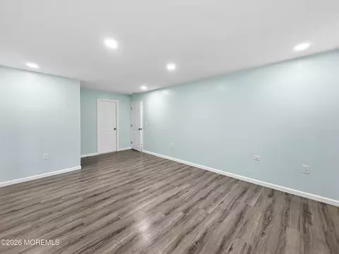 Living - 809 Daffodil Dr, Jackson, NJ 08527 photo 9 of 10