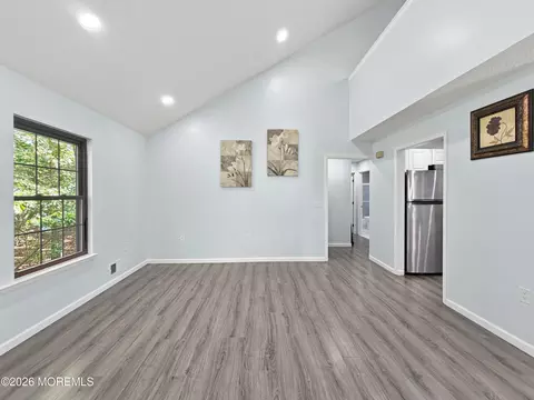 Living - 809 Daffodil Dr, Jackson, NJ 08527 photo 2 of 10