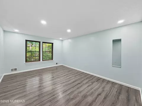 Living - 809 Daffodil Dr, Jackson, NJ 08527 photo 8 of 10