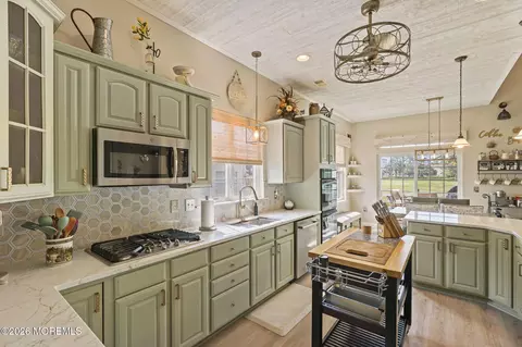 Kitchen - 50 Pancoast Rd, Waretown, NJ 08758 photo 4 of 4