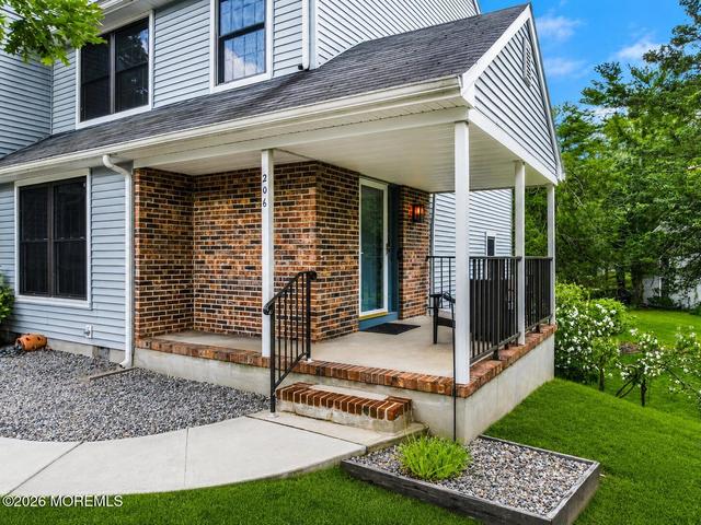 206 Bent Trl, Toms River, NJ 08753