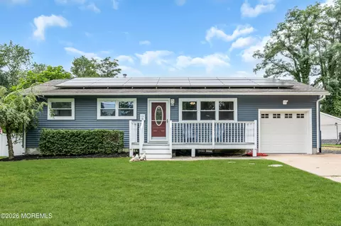 31 Tilton Ave, Toms River, NJ 08757