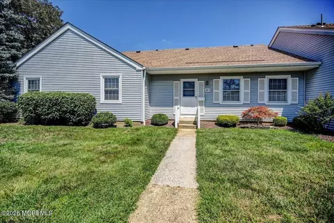42 Piazza Correale #B, Freehold, NJ 07728