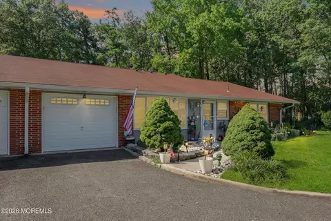 457 Portsmouth Dr # A, Lakewood, NJ 08701