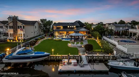 16 Meadow Ave, Monmouth Beach, NJ 07750