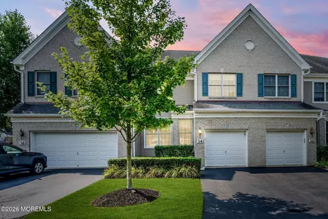 34 Chatsworth Rd, Manalapan, NJ 07726