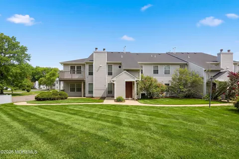394 Hampton Pl, Morganville, NJ 07751