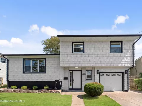 44 Charlotte St, Carteret, NJ 07008