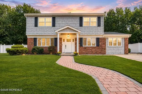 45 Croman Ct, Hazlet, NJ 07730