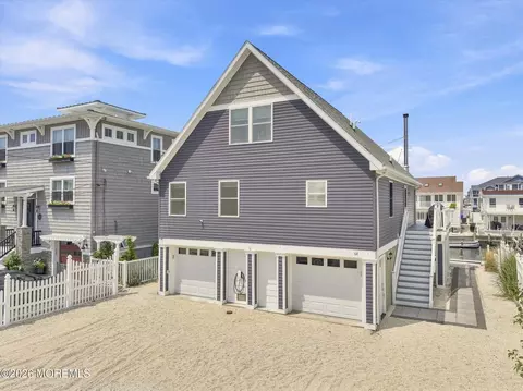 64 Patrick Dr, Beach Haven West, NJ 08050