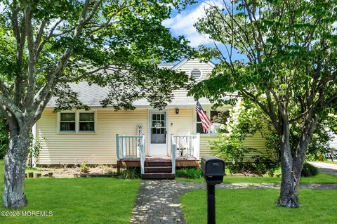 314 Pine Dr, Manahawkin, NJ 08050