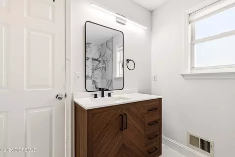Bath - 297 Bartley Rd, Jackson, NJ 08527 photo 3 of 4