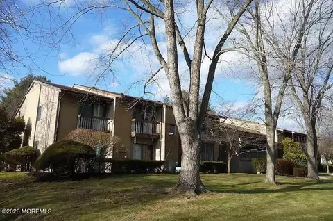 76 Manchester Ct, Red Bank, NJ 07701