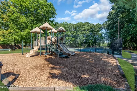121 Dumbarton Hill Ct, Aberdeen, NJ 07747