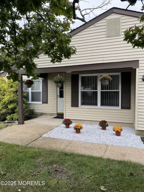 17 Seaview Ave, Brick, NJ 08723