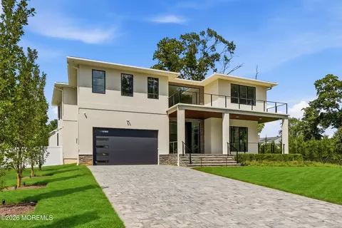 4 Ash St, Eatontown, NJ 07724
