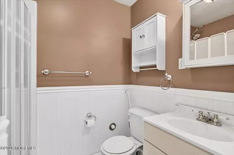 Bath - 404 5th St, Waretown, NJ 08758 photo 2 of 2