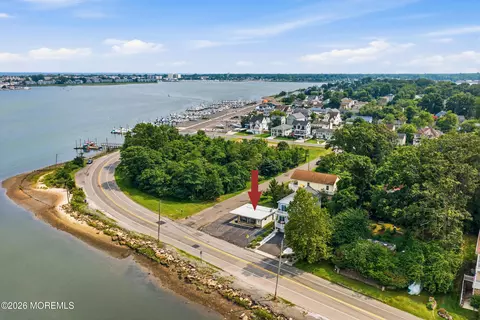 27 S Riverside Dr, Neptune City, NJ 07753