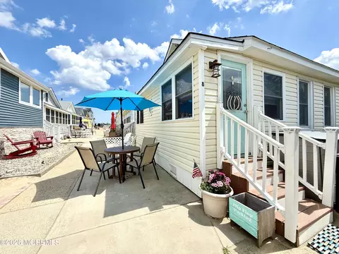 8 Brunswick Pl, Point Pleasant Beach, NJ 08742