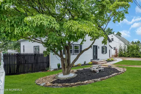 750 Lorraine Dr, Keyport, NJ 07735