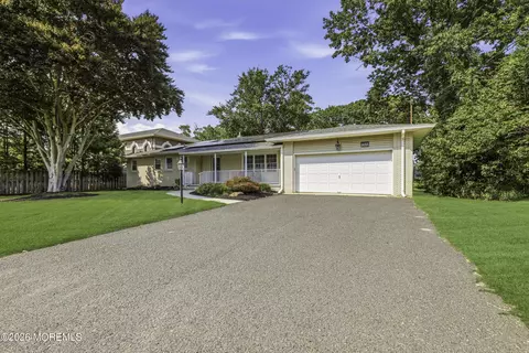 1433 14th St, Lakewood, NJ 08701