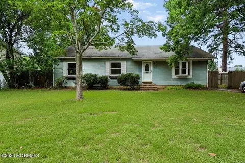 1026 Berkeley Ave, Beachwood, NJ 08722