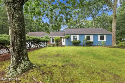 4 Browning Ave, Bayville, NJ 08721