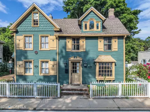 130 S Green St, Tuckerton, NJ 08087