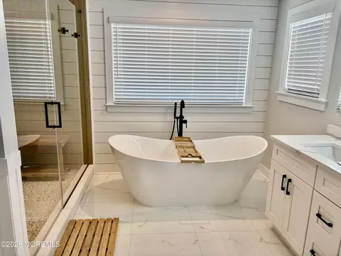 Bath - 1611 Evans Rd, Forked River, NJ 08731 photo 3 of 4