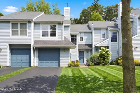 26 Malibu Dr, Eatontown, NJ 07724