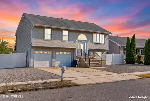 10 Red Coat Dr, Barnegat, NJ 08005