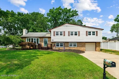 46 Newman Dr, Toms River, NJ 08755