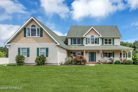 1827 Regina Ct, Toms River, NJ 08755
