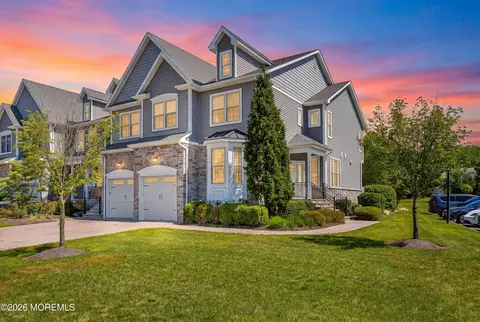 18 Mccormick Ave N, Old Bridge, NJ 08857