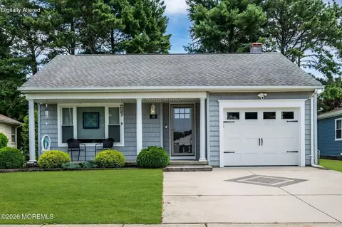 10 Noranda St, Toms River, NJ 08757