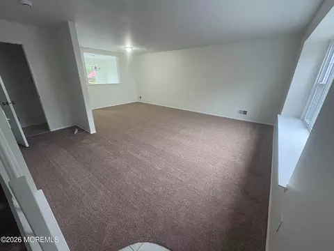 Living - 99 Joan Ct, Jackson, NJ 08527 photo 1 of 2