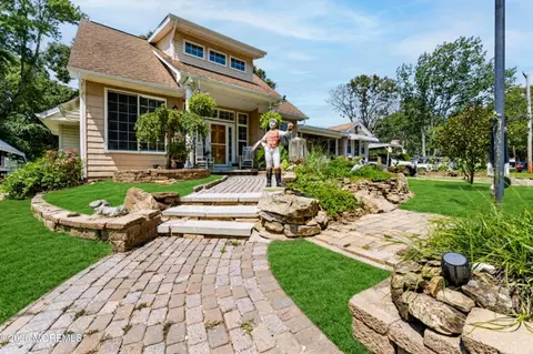 1957 Teakwood Rd, Toms River, NJ 08753