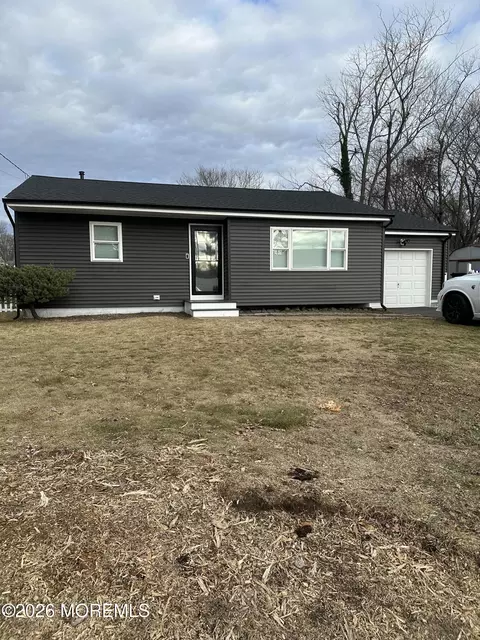 893 Egret Dr, Toms River, NJ 08753