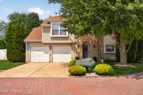 39 Kentucky Way, Freehold, NJ 07728