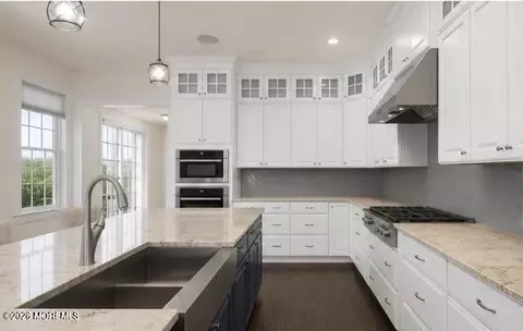 Kitchen - 4 Prestwick Ct, Holmdel, NJ 07733 photo 3 of 4