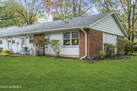 36 Cambridge Ct # A, Lakewood, NJ 08701