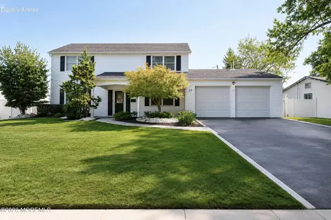 23 Beacon Ln, Matawan, NJ 07747
