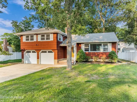2001 Oakhurst Pkwy, Oakhurst, NJ 07755