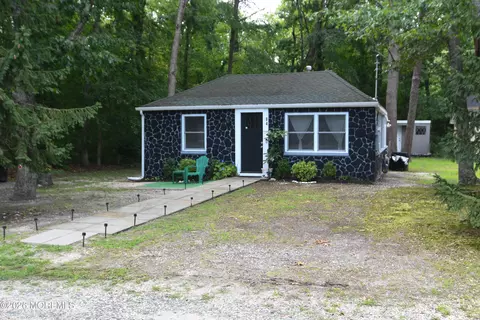 Exterior - 84 Lighthouse Dr, Waretown, NJ 08758 photo 5 of 8